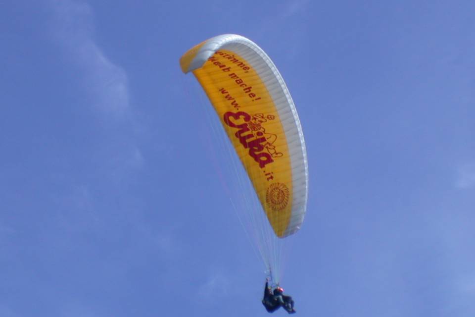 Paragliding over Merano - Hotel Erika